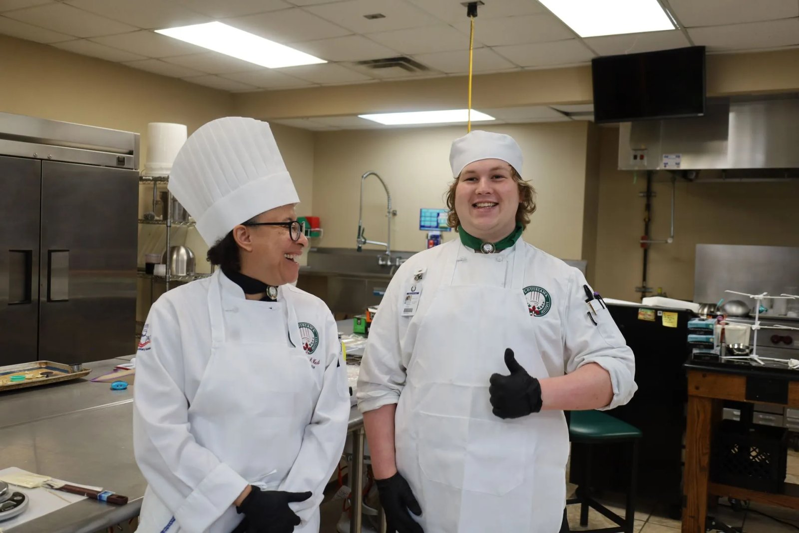 Construyendo futuros líderes culinarios: la tutoría forma chefs fuertes y seguros