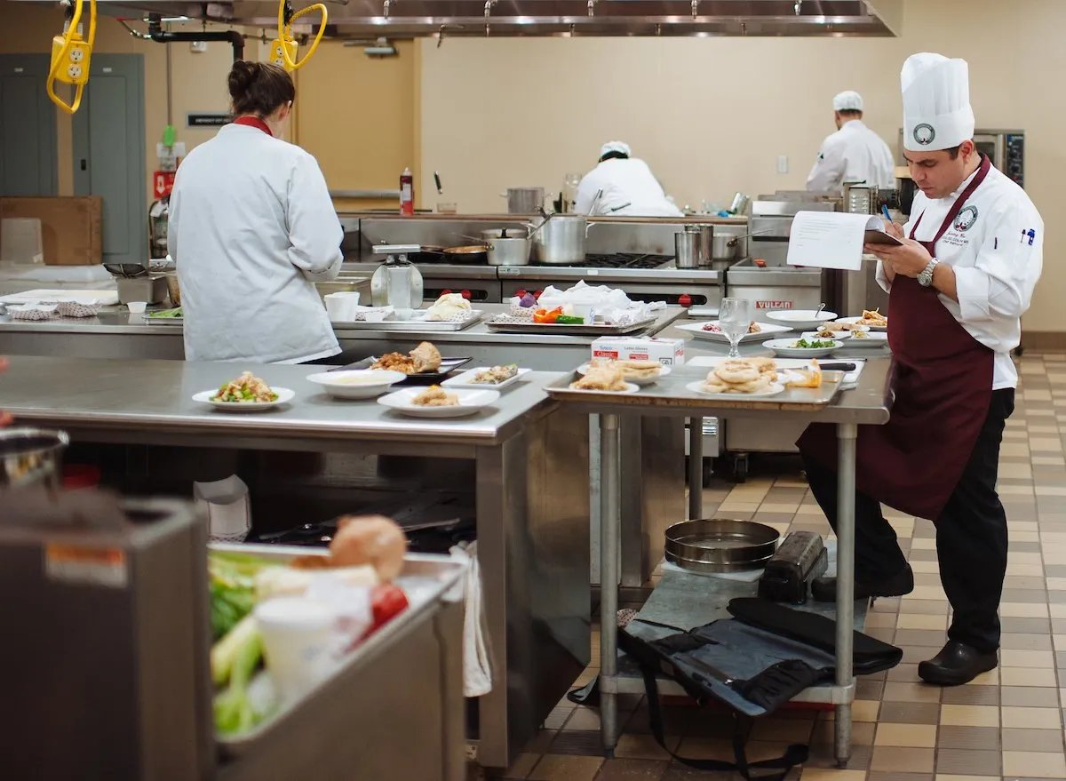 Louisiana Culinary Institute reconocido como uno de los mejores blogs y sitios web culinarios de 2025 por FeedSpot