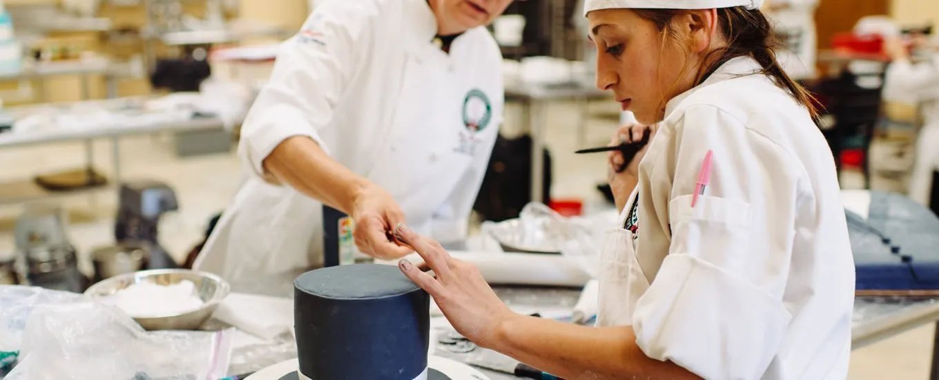 Título asociado en artes culinarias: su camino hacia una carrera de chef profesional