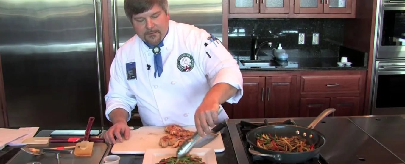 ¿Debería ir a una escuela de cocina para convertirme en chef profesional?